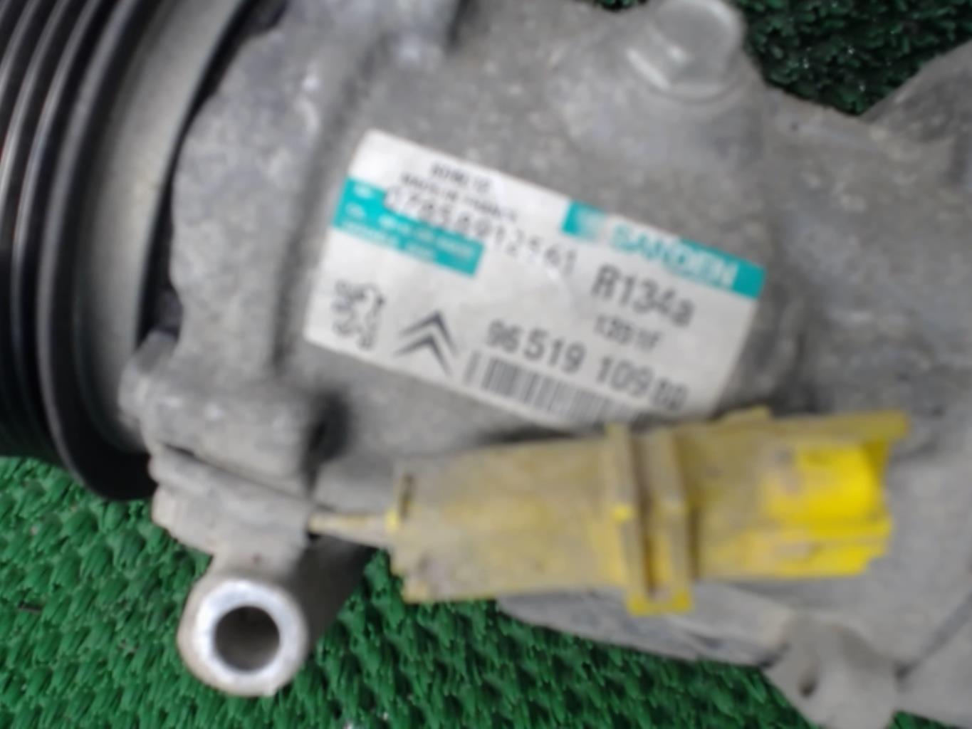 Compresseur clim CITROEN C4 1 PHASE 1 Essence - 1