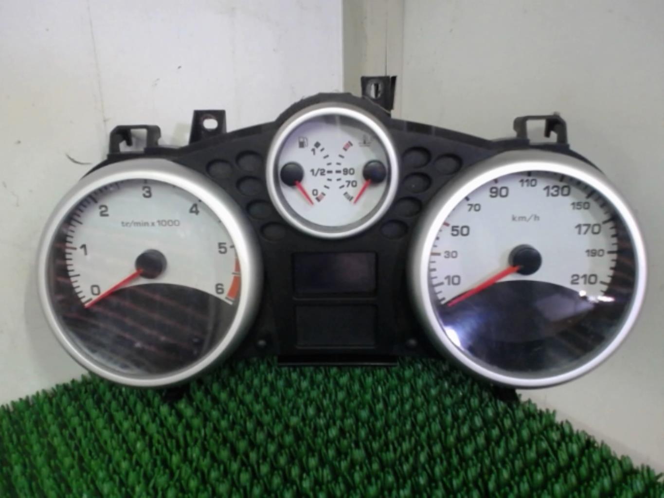 Compteur PEUGEOT 207 PHASE 1 BREAK Diesel - 1