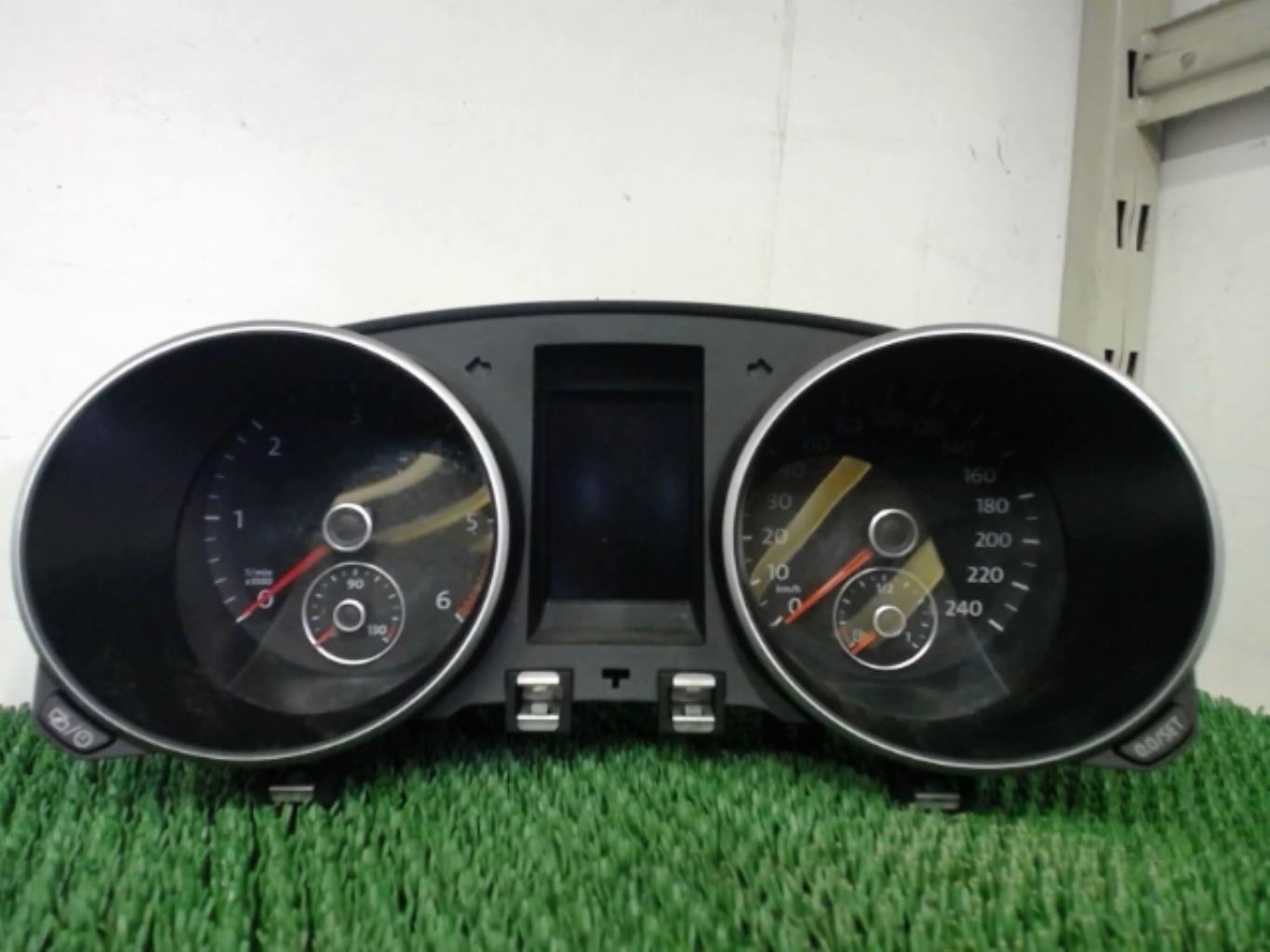 Compteur VOLKSWAGEN GOLF 6 Diesel - 1
