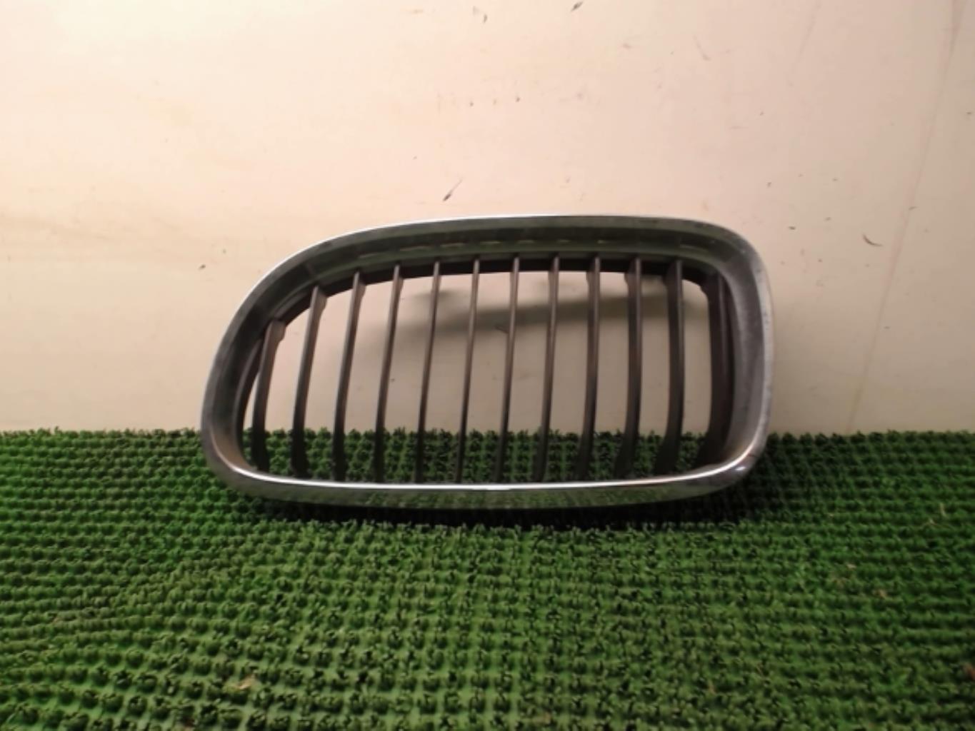 Grille de calandre gauche BMW SERIE 3 E91 TOURING PHASE 2 BREAK Diesel - 1