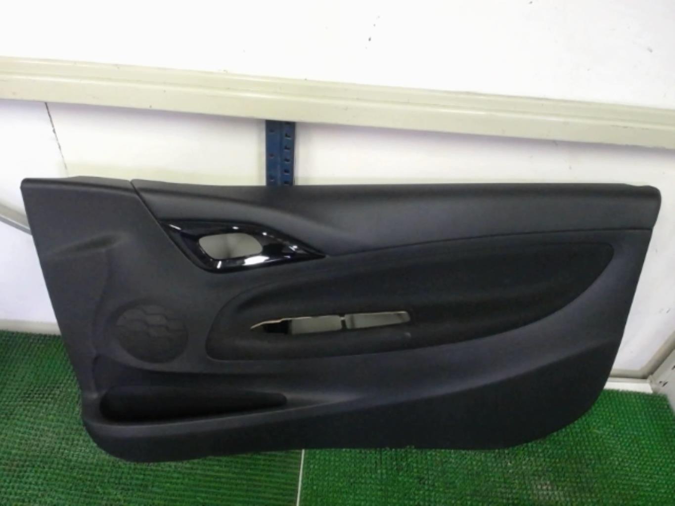 Panneau de porte avant droit CITROEN DS3 PHASE 1 Diesel - 1
