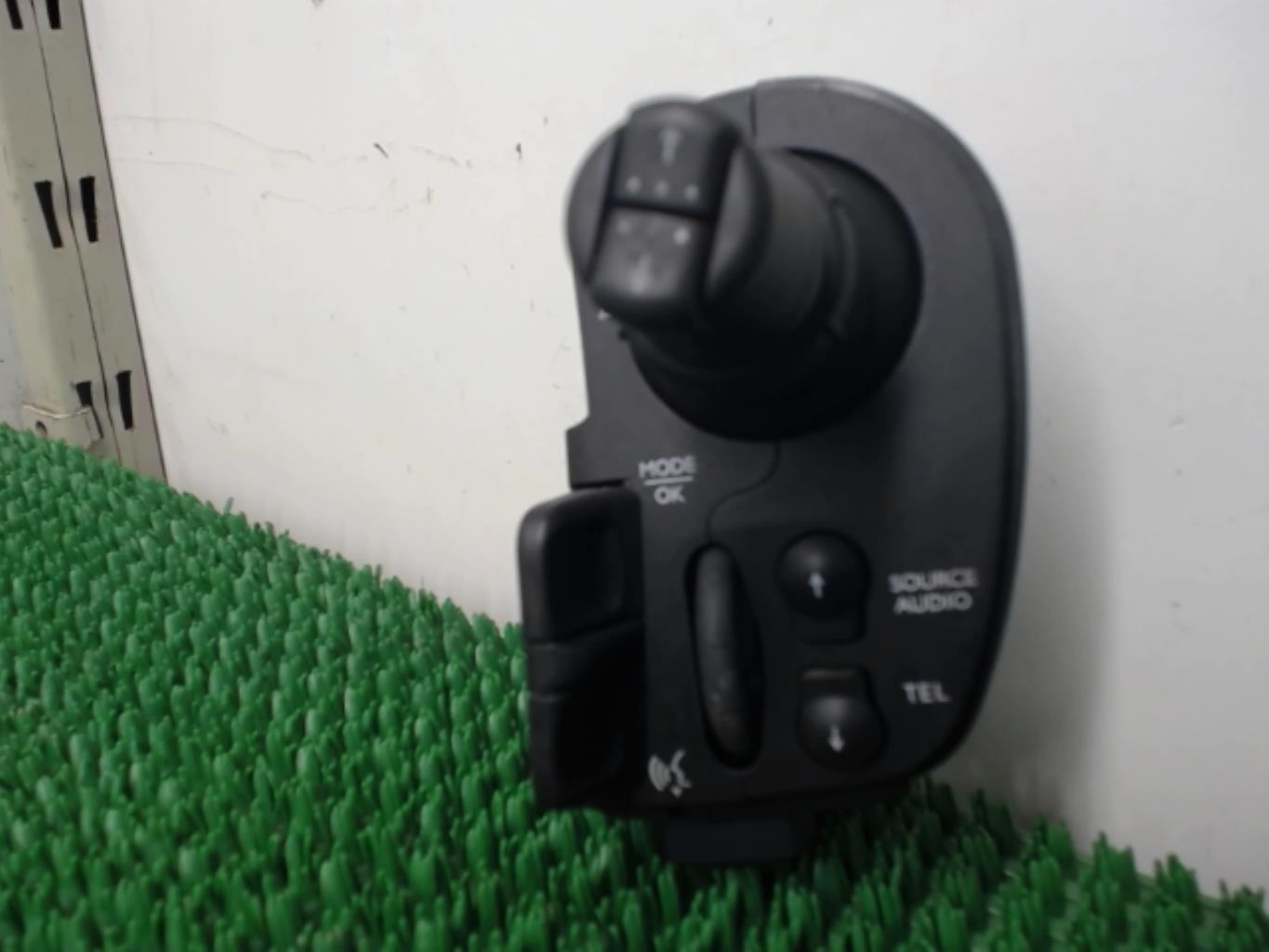 Commodo d'essuie glaces RENAULT CLIO 3 PHASE 2 Diesel - 1
