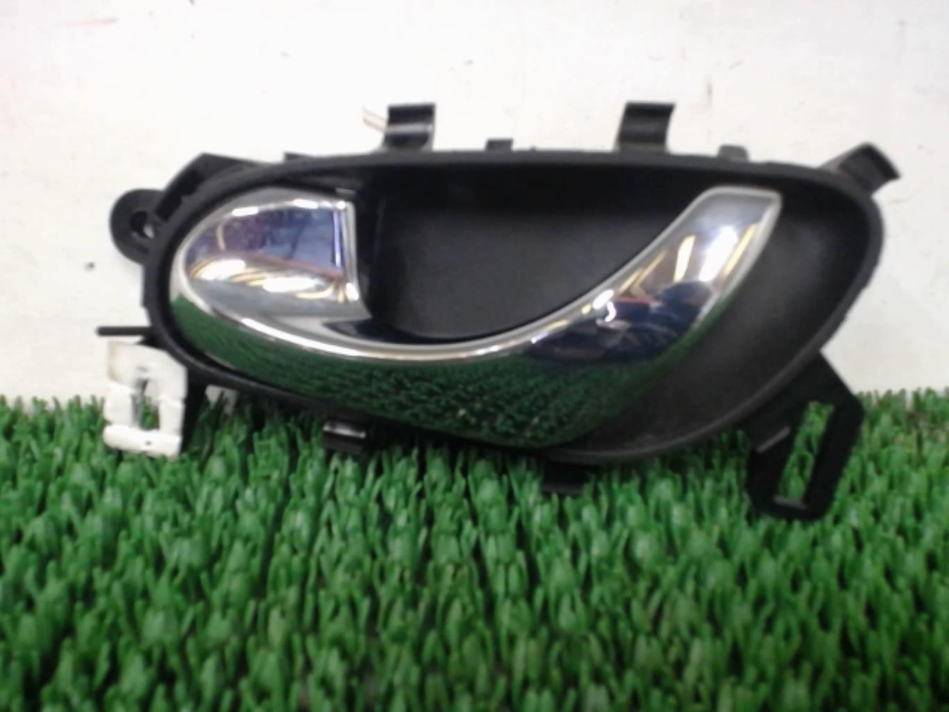 Poignee interieur avant gauche RENAULT KADJAR PHASE 1 Essence - 1
