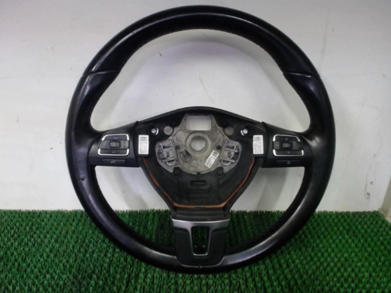 Volant VOLKSWAGEN PASSAT 5 BREAK Diesel - 1