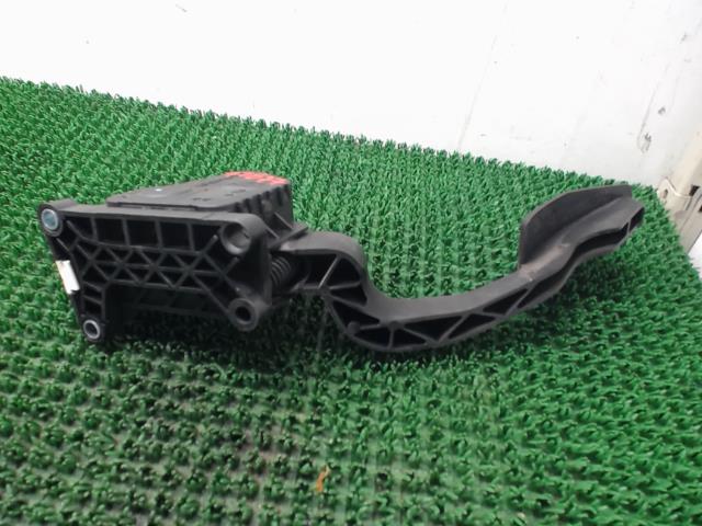 Pedale d'accelerateur OPEL CORSA D PHASE 1 Essence - 1