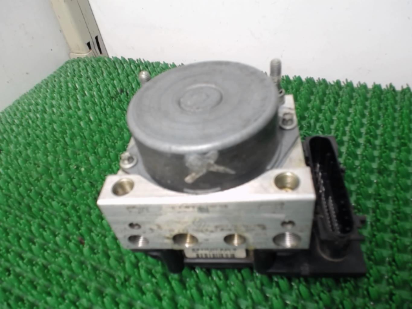 Bloc ABS (freins anti-blocage) RENAULT CLIO 3 PHASE 1  - 1