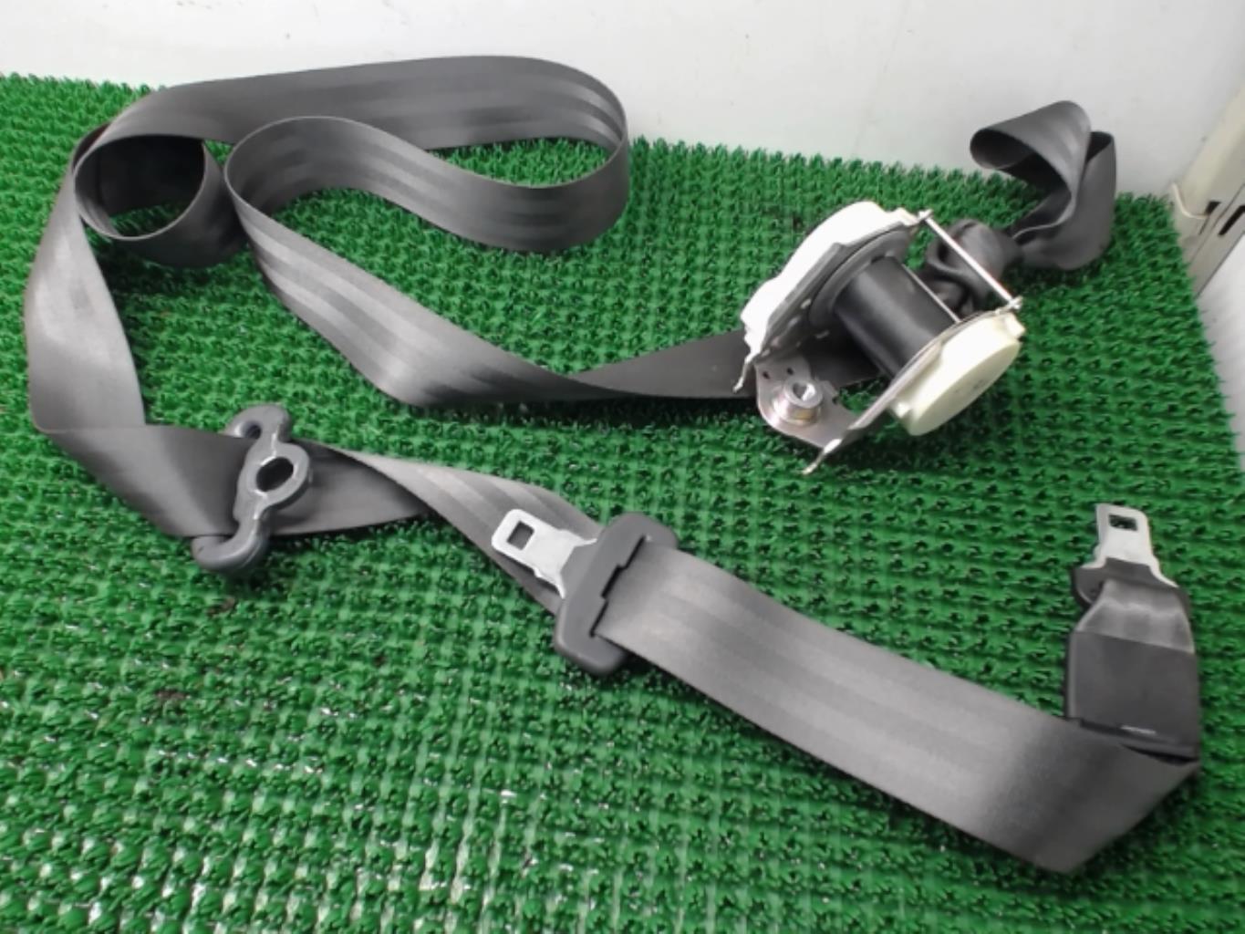 Ceinture arriere centrale RENAULT CLIO 3 PHASE 1 Diesel - 1