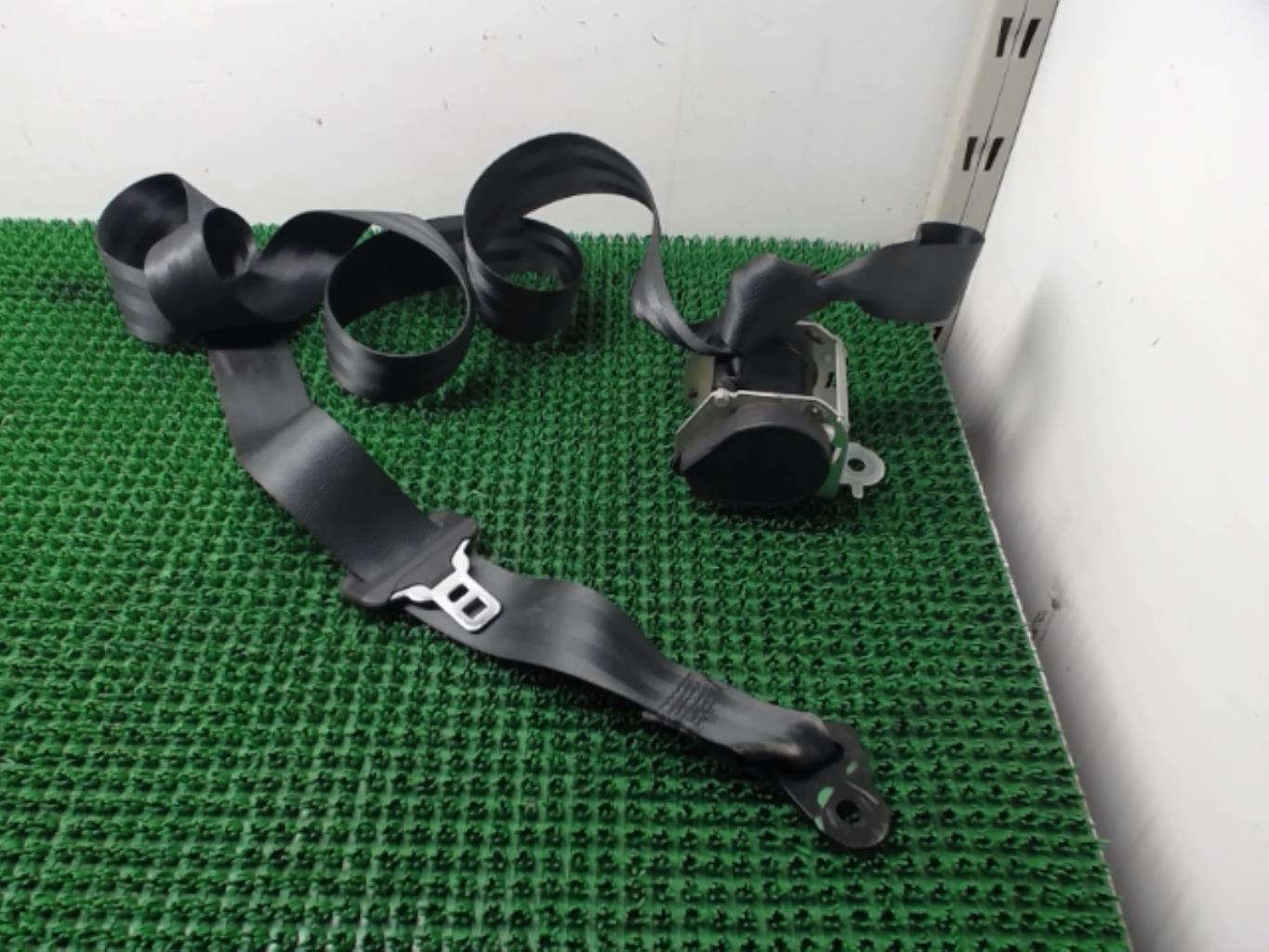 Ceinture arriere gauche DACIA DUSTER 1 PHASE 1 Diesel - 1