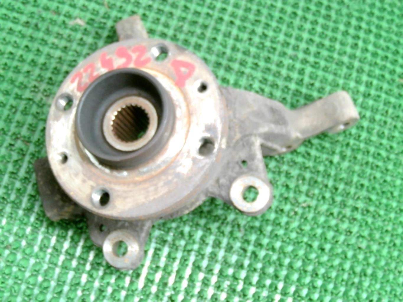 Moyeu avant droit RENAULT CLIO 3 PHASE 1 Diesel - 1
