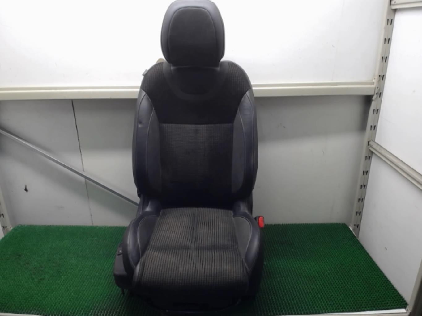 Siege avant droit CITROEN C4 2 Diesel - 1