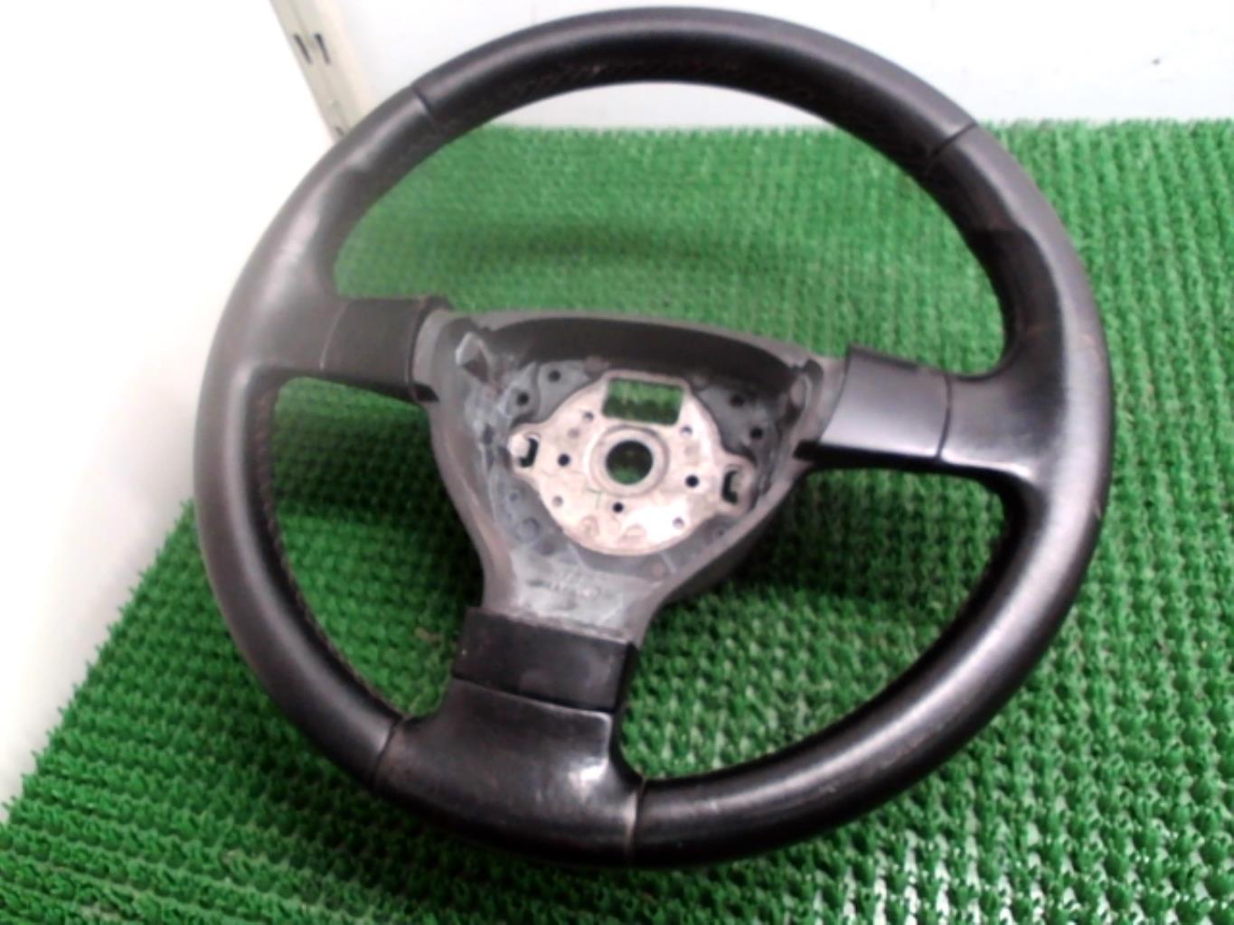 Volant VOLKSWAGEN GOLF 5  - 1