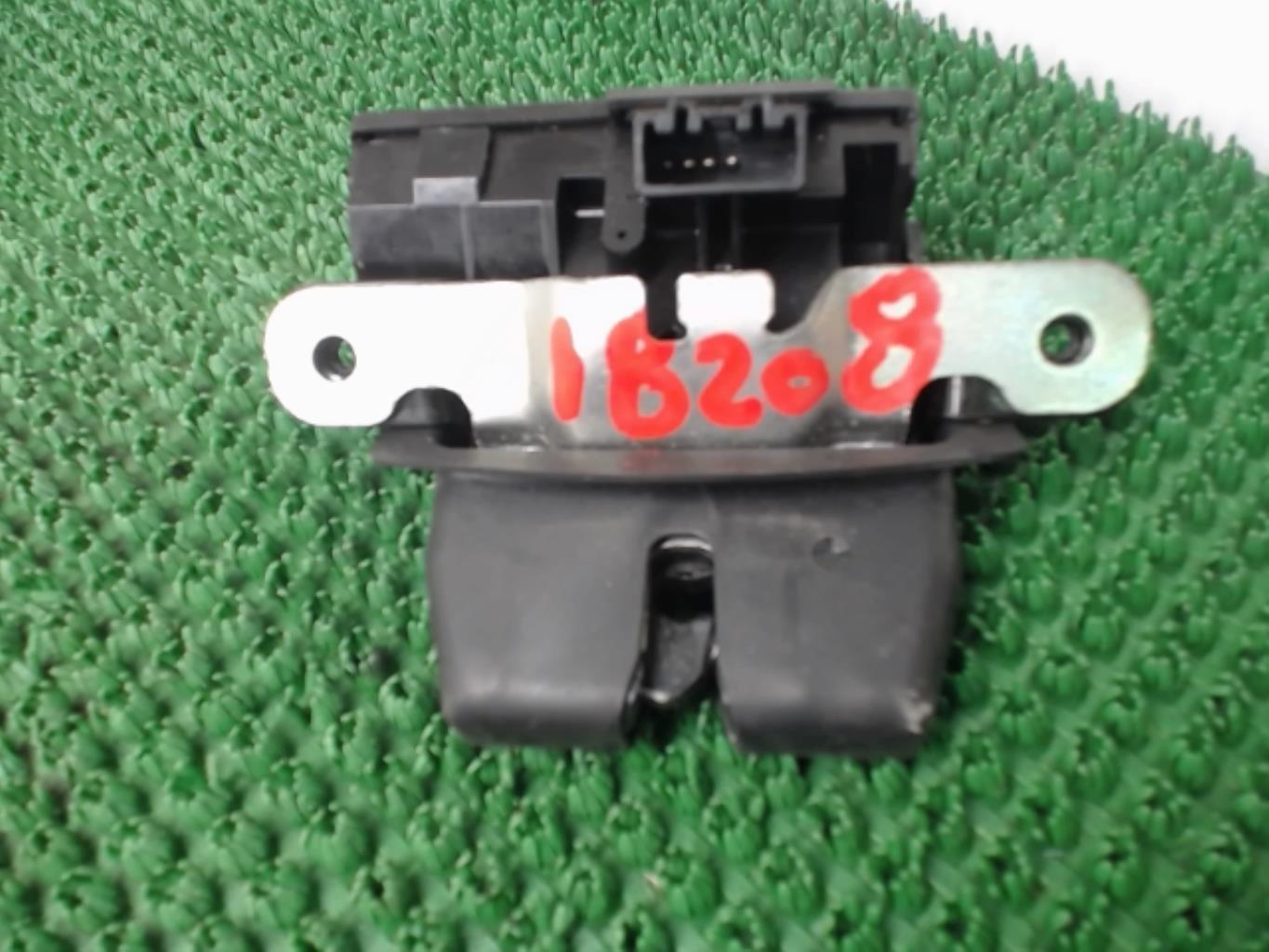 Serrure de coffre FORD FIESTA 6 PHASE 1 Diesel - 1