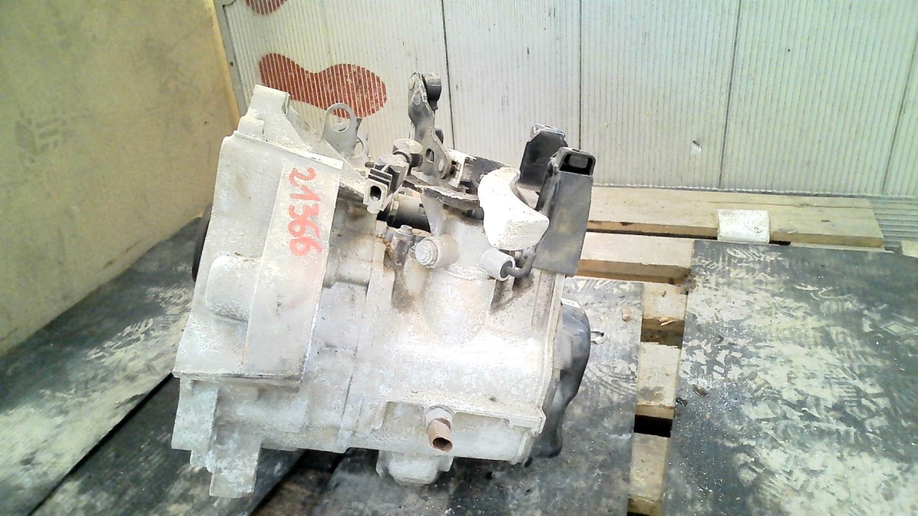 Boite de vitesses VOLKSWAGEN FOX Essence - 1