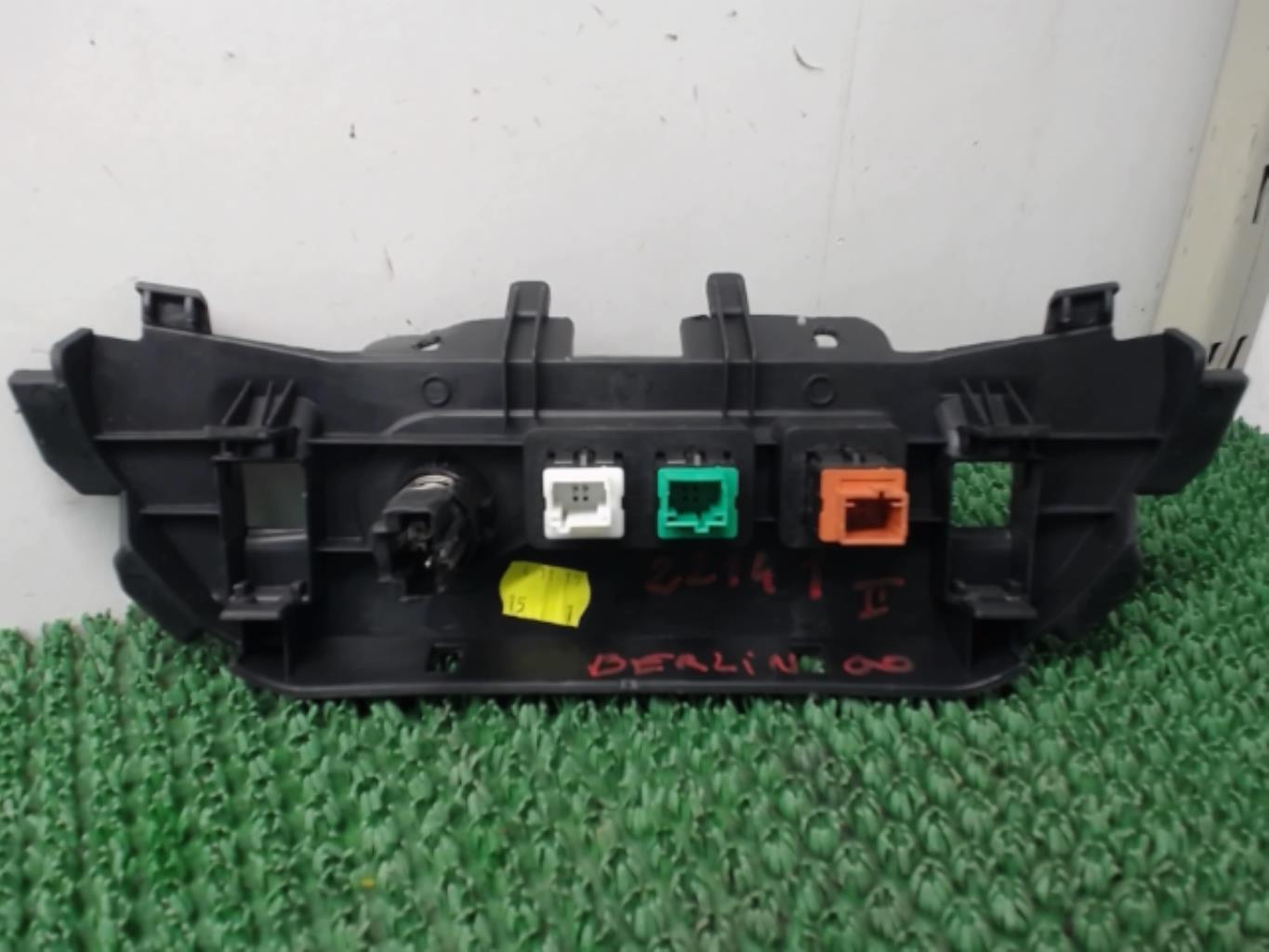 Bouton de warning CITROEN BERLINGO 2 PHASE 3 Diesel - 1