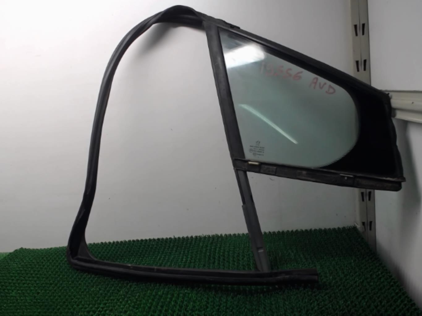 Custode avant droit (porte) PEUGEOT 308 1 PHASE 1 Diesel - 1