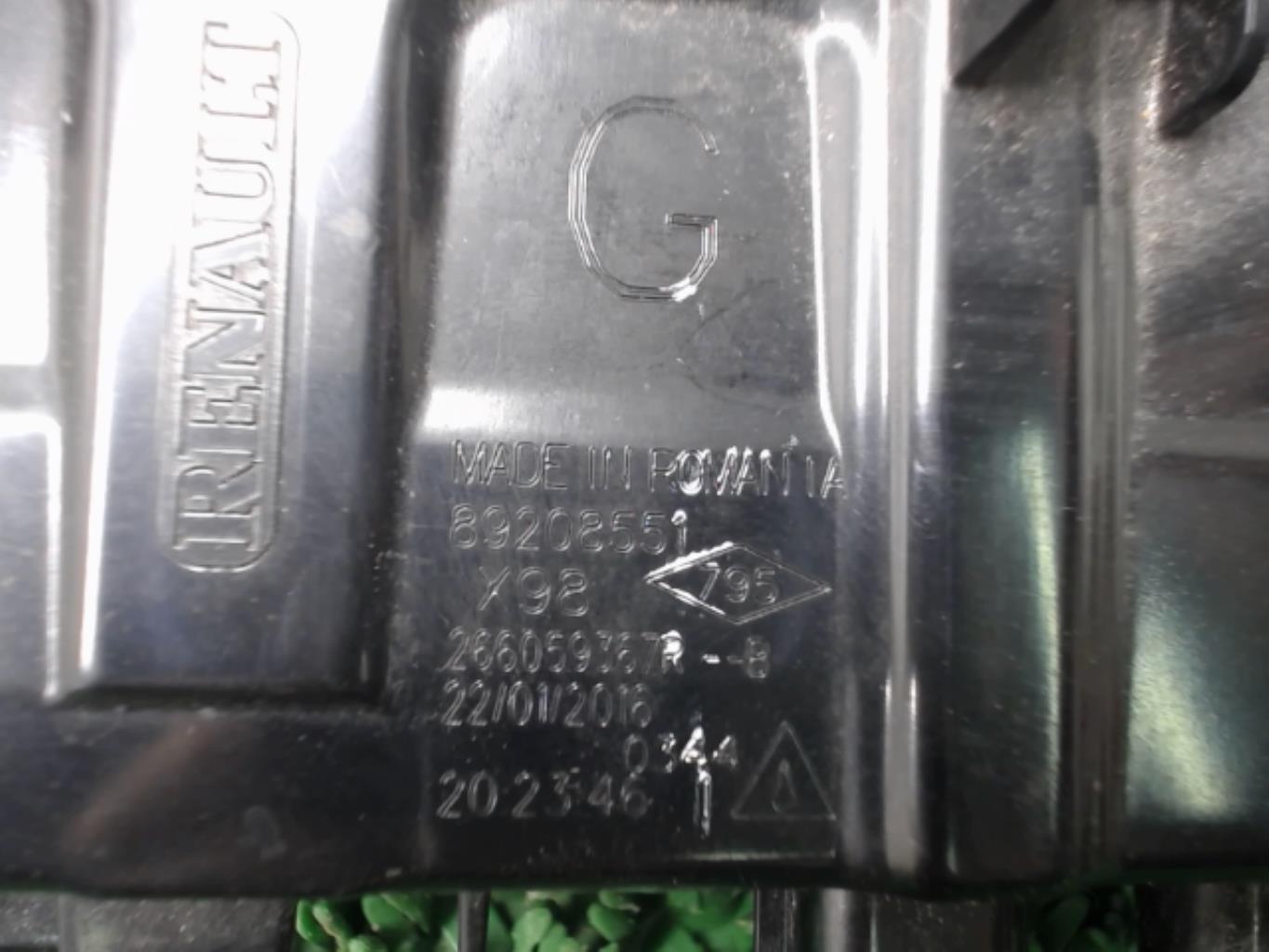Feu diurne avant gauche RENAULT CLIO 4 PHASE 1 Diesel - 1