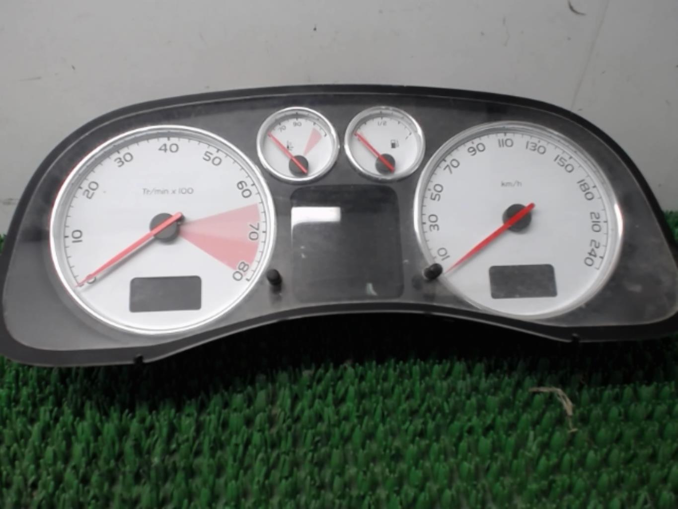Compteur PEUGEOT 307 PHASE 1 CABRIOLET Essence - 1