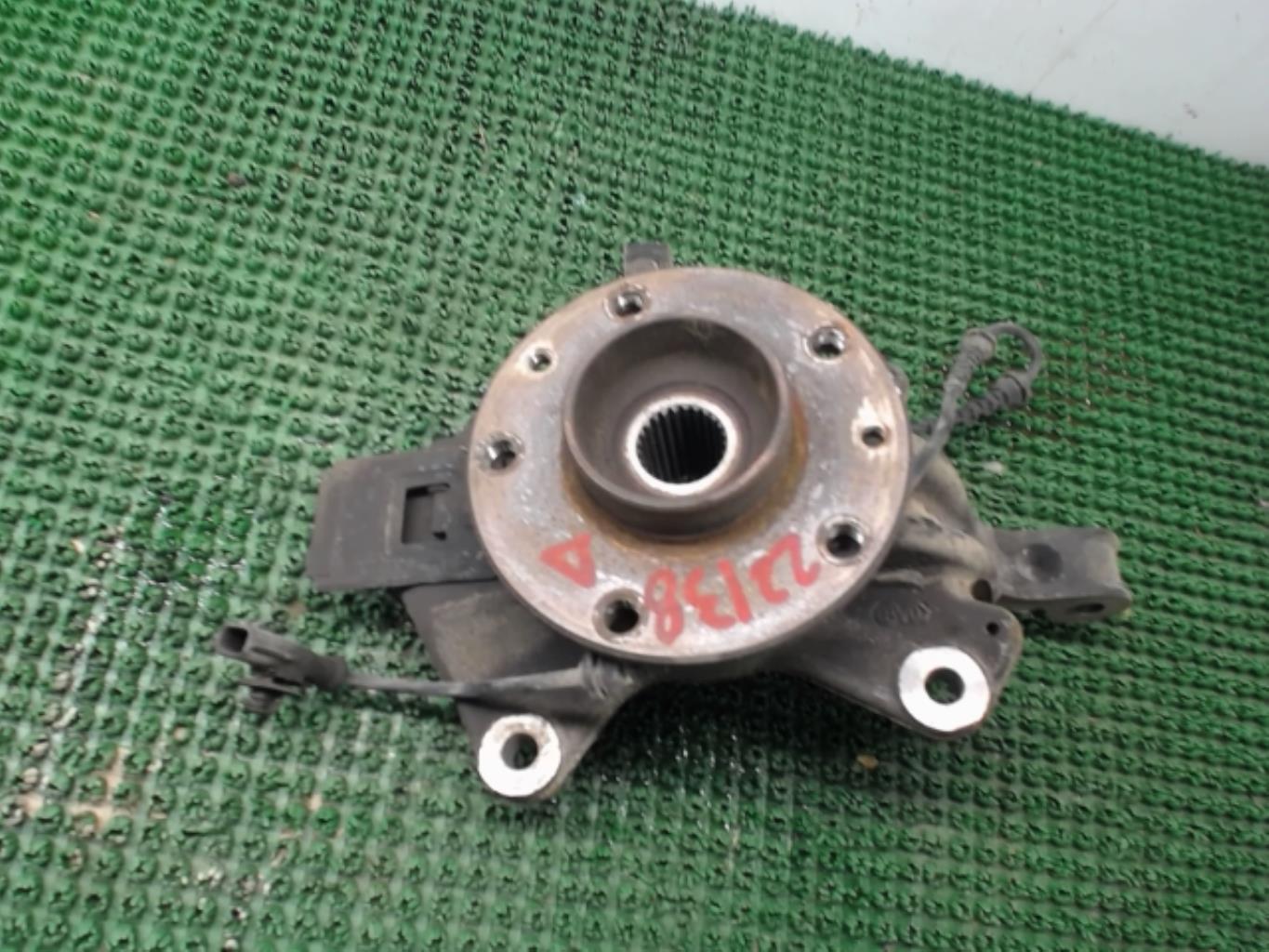 Moyeu avant droit RENAULT MEGANE 3 PHASE 1 BREAK  - 1