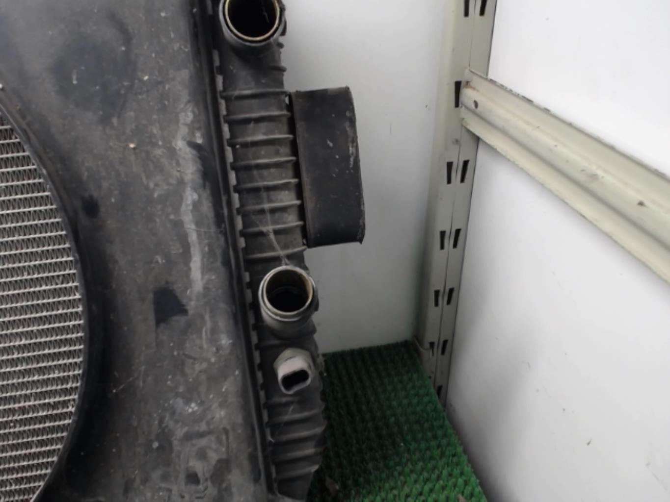 Radiateur eau IVECO DAILY 2 Diesel - 1