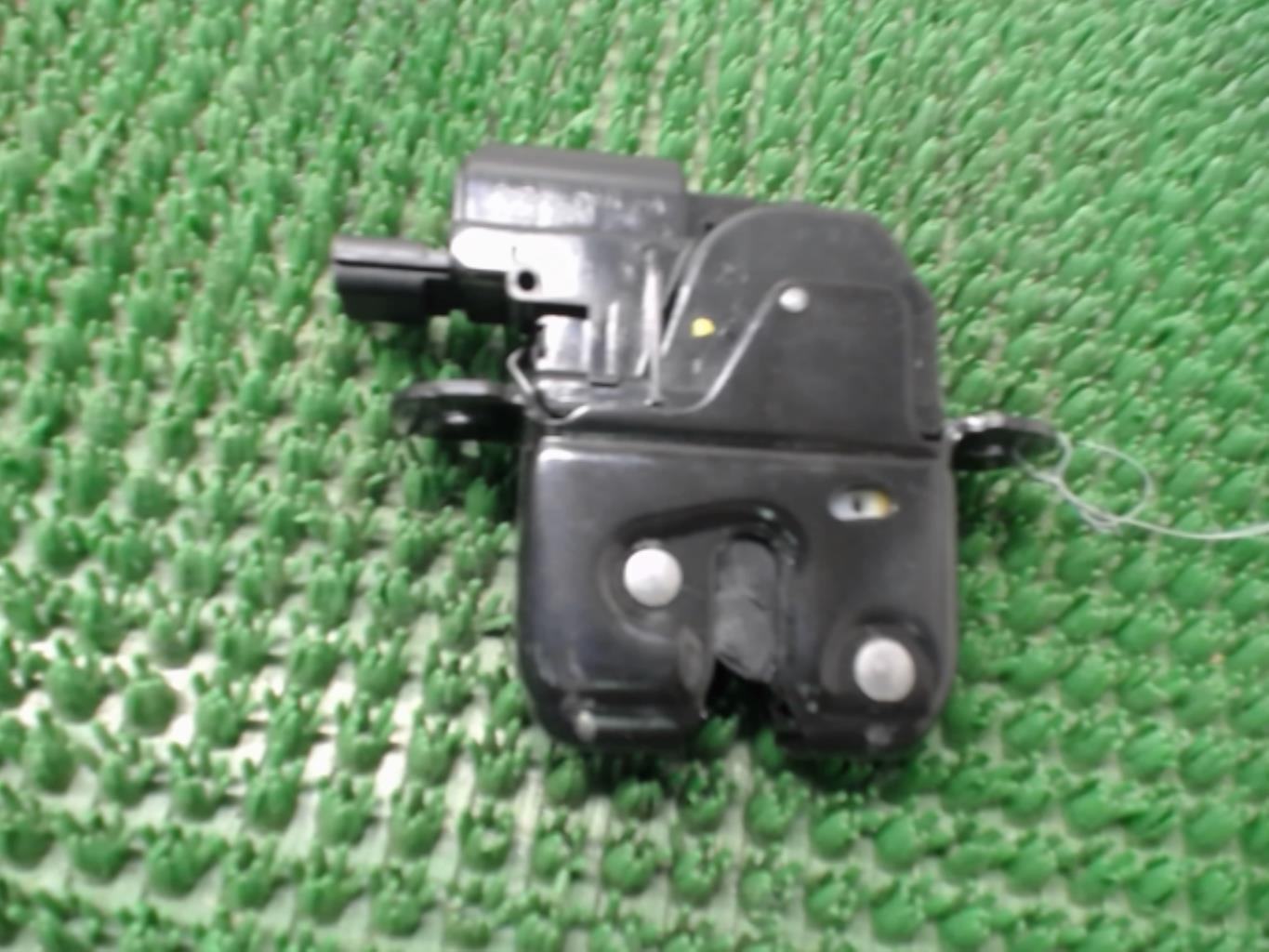 Serrure de hayon RENAULT CLIO 4 PHASE 1 Diesel - 1