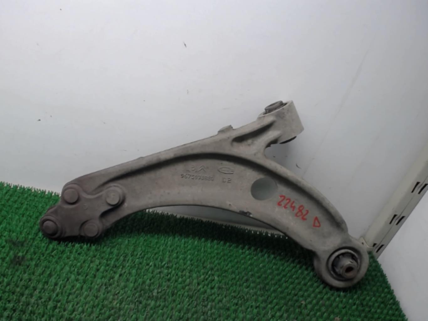 Triangle avant droit PEUGEOT 308 2 PHASE 1 Diesel - 1