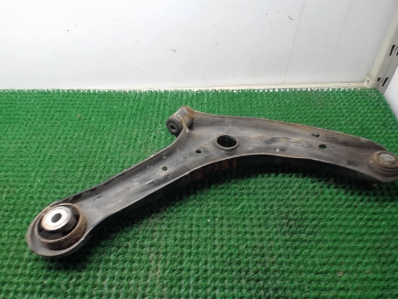 Triangle avant gauche FORD FIESTA 6 PHASE 1 Diesel - 1