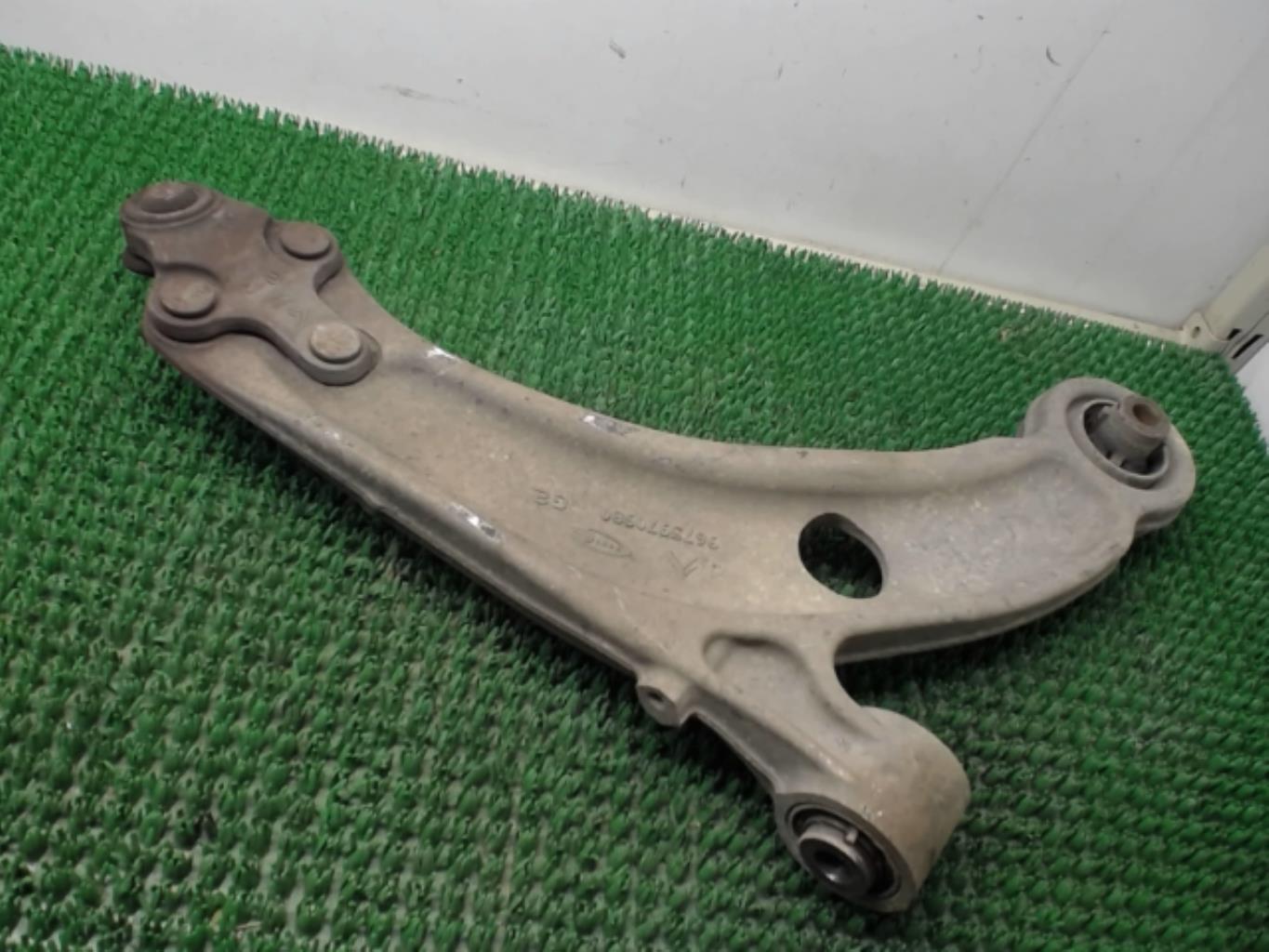 Triangle avant gauche PEUGEOT 308 2 PHASE 1 Diesel - 1