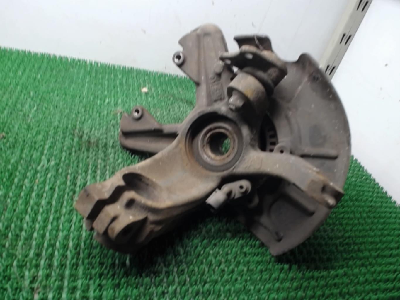 Moyeu avant gauche SEAT TOLEDO 2 Diesel - 1