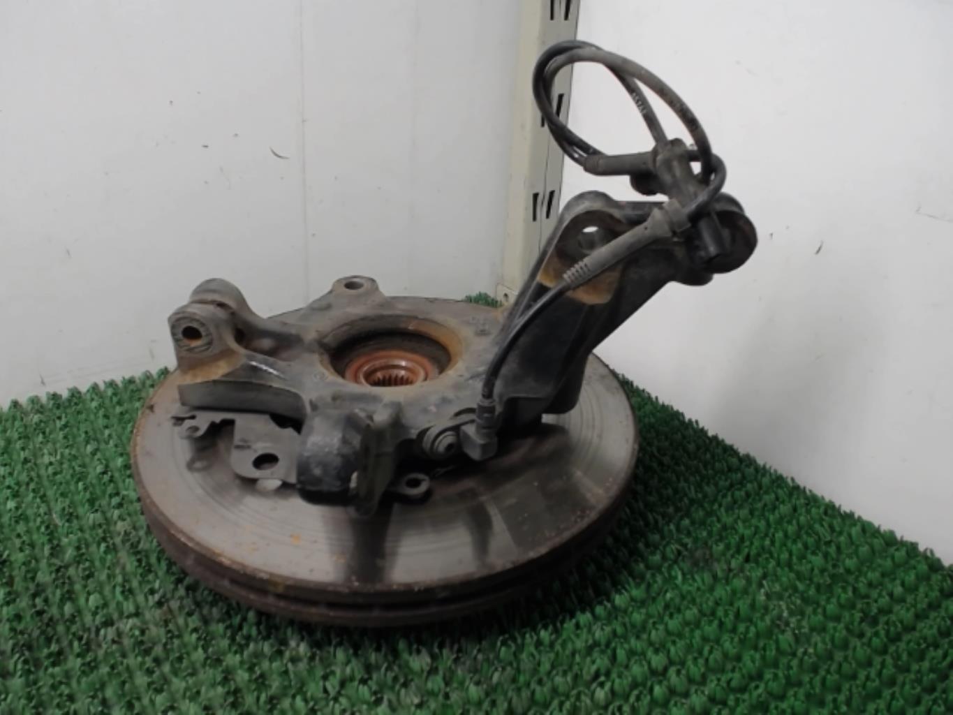 Pivot de moyeu avant droit RENAULT CLIO 4 PHASE 1 Diesel - 1