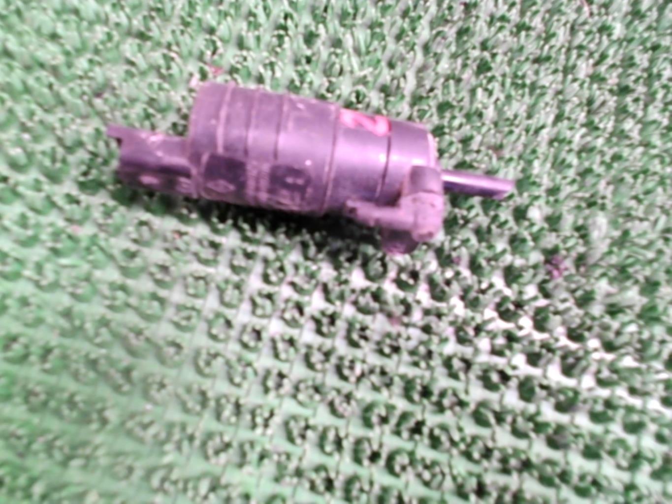 Pompe lave glace avant RENAULT MEGANE 1 PHASE 2 CABRIOLET Essence - 1