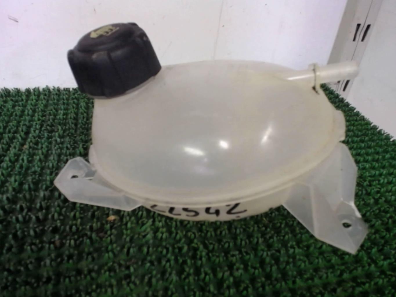 Vase d'expansion RENAULT CLIO 4 PHASE 1 Diesel - 1