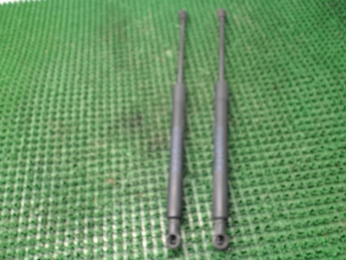 Verin de capot BMW SERIE 3 E90 PHASE 1 Diesel - 1