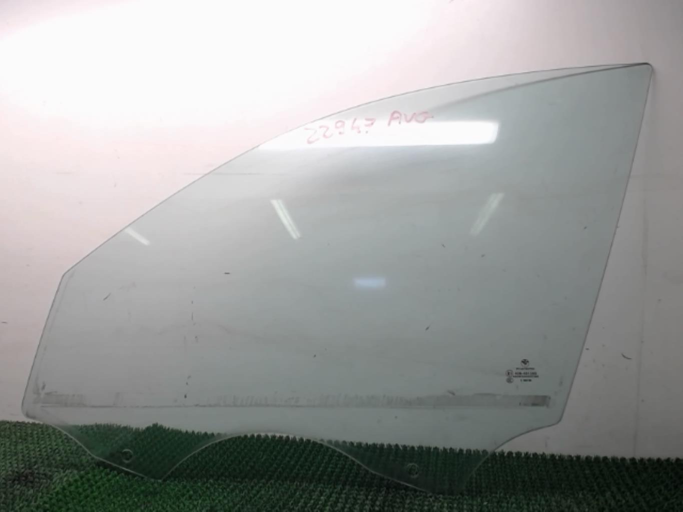 Vitre avant gauche BMW SERIE 3 E90 PHASE 1 Diesel - 1