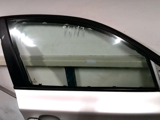 Vitre avant droit BMW SERIE 1 E87 PHASE 1 Diesel - 1