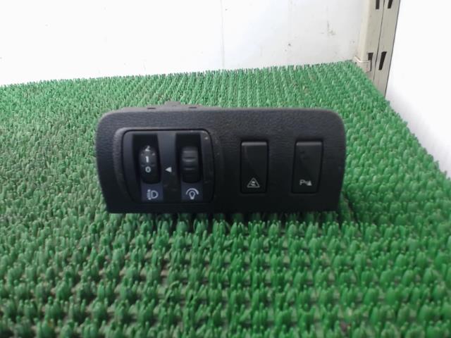 Commande de reglage hauteur de phare RENAULT MEGANE 3 PHASE 1 Diesel - 1