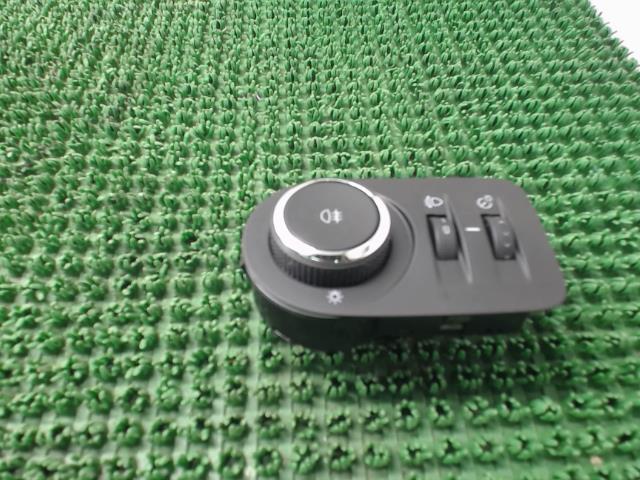 Commande de phare OPEL CORSA D PHASE 2 Essence - 1