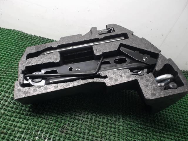 Cric (Ensemble depannage) OPEL CORSA D PHASE 2 Essence - 1