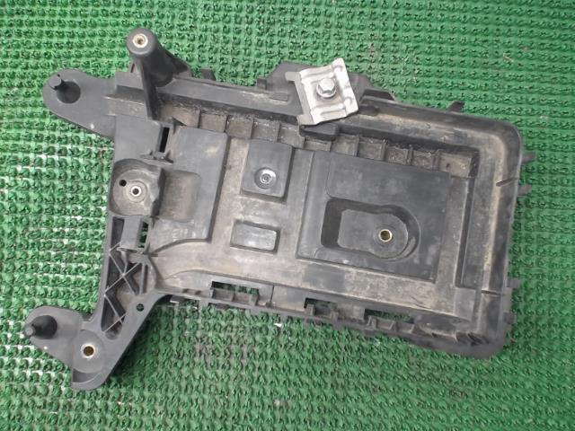 Coffre à batterie VOLKSWAGEN PASSAT 5 BREAK Diesel - 1