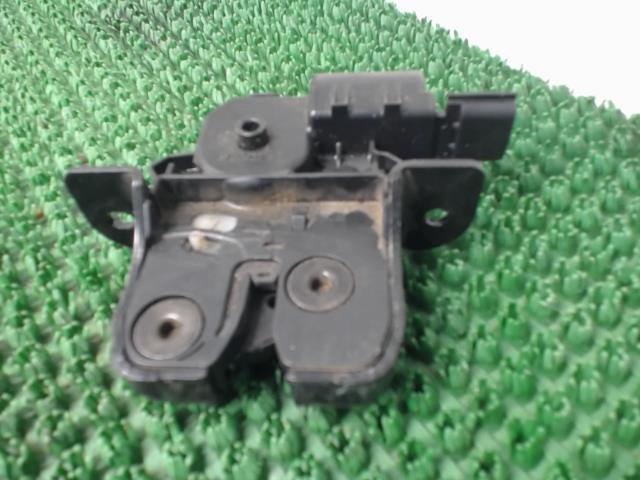 Serrure de hayon RENAULT MEGANE 3 PHASE 1 BREAK Diesel - 1
