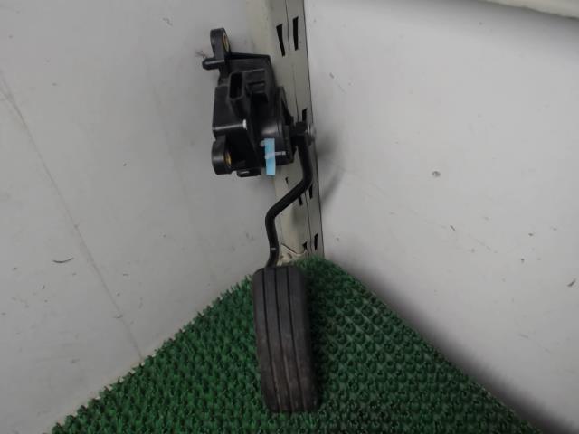 Pedale d'accelerateur RENAULT CLIO 3 PHASE 1 Essence - 1