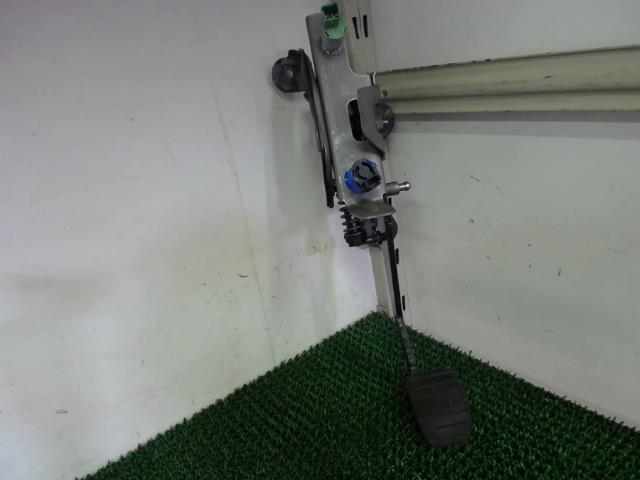 Pedale d'embrayage RENAULT CLIO 4 PHASE 2 Diesel - 1