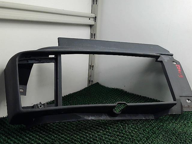Calandre droite RENAULT B110  - 1