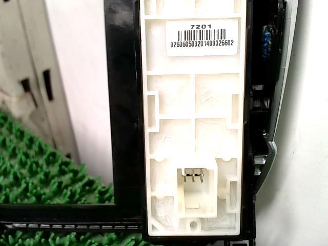 Commande autoradio PEUGEOT 2008 1 PHASE 1 Diesel - 1