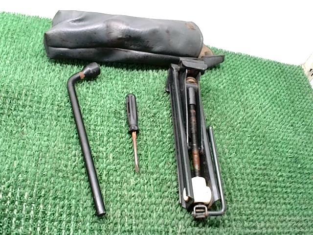 Cric (Ensemble depannage) SUZUKI SWIFT 3 Diesel - 1