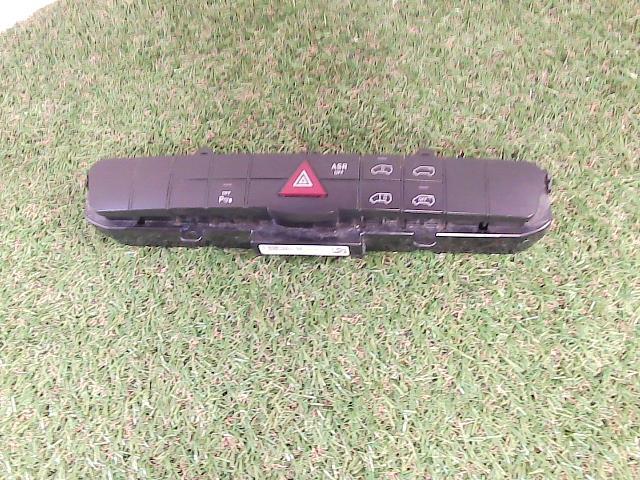 Bouton de warning CITROEN C4 2 PHASE 1 Diesel - 1