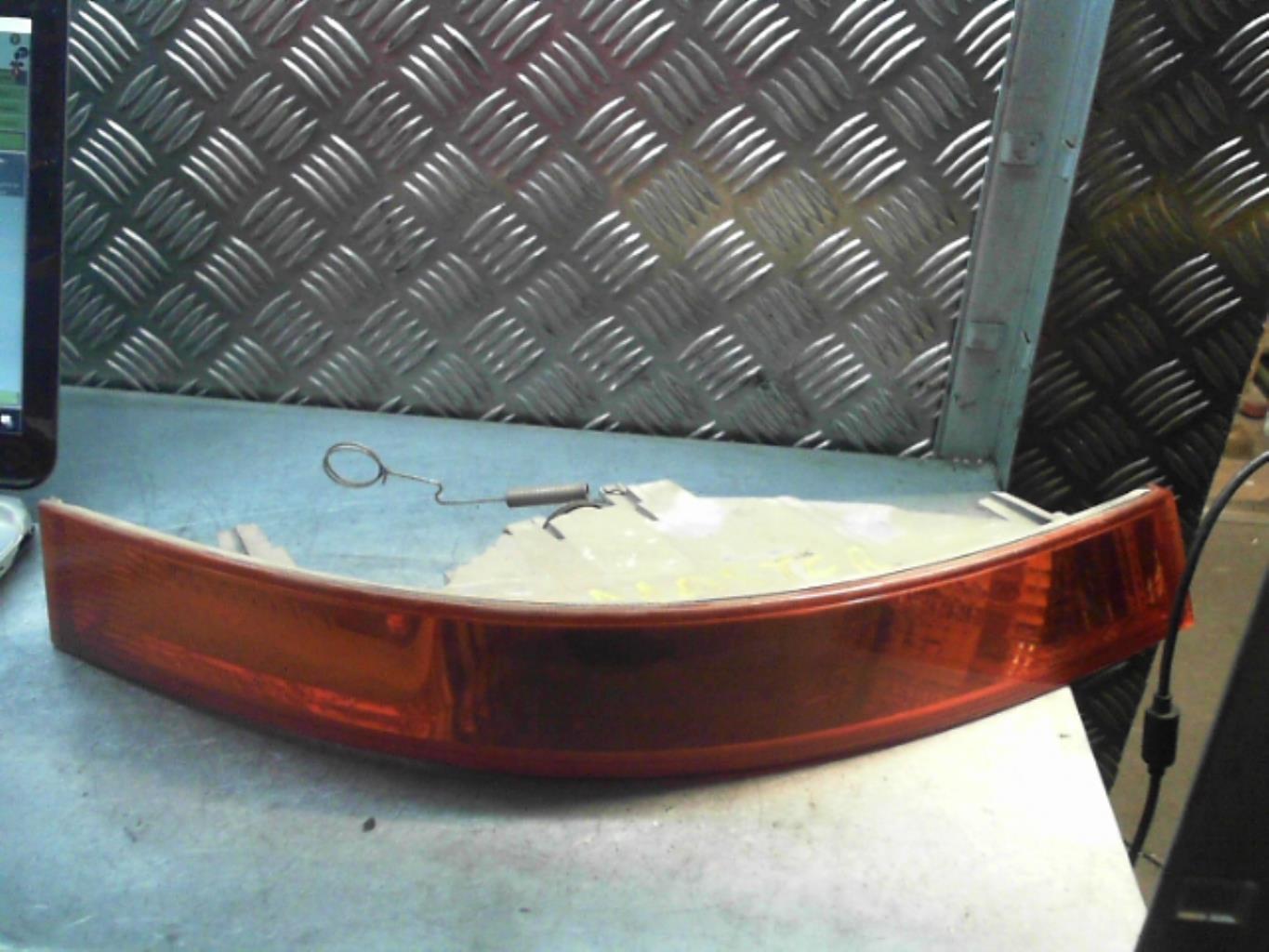 Optique avant secondaire droit (feux)(clignotant) RENAULT MASTER 2  - 1