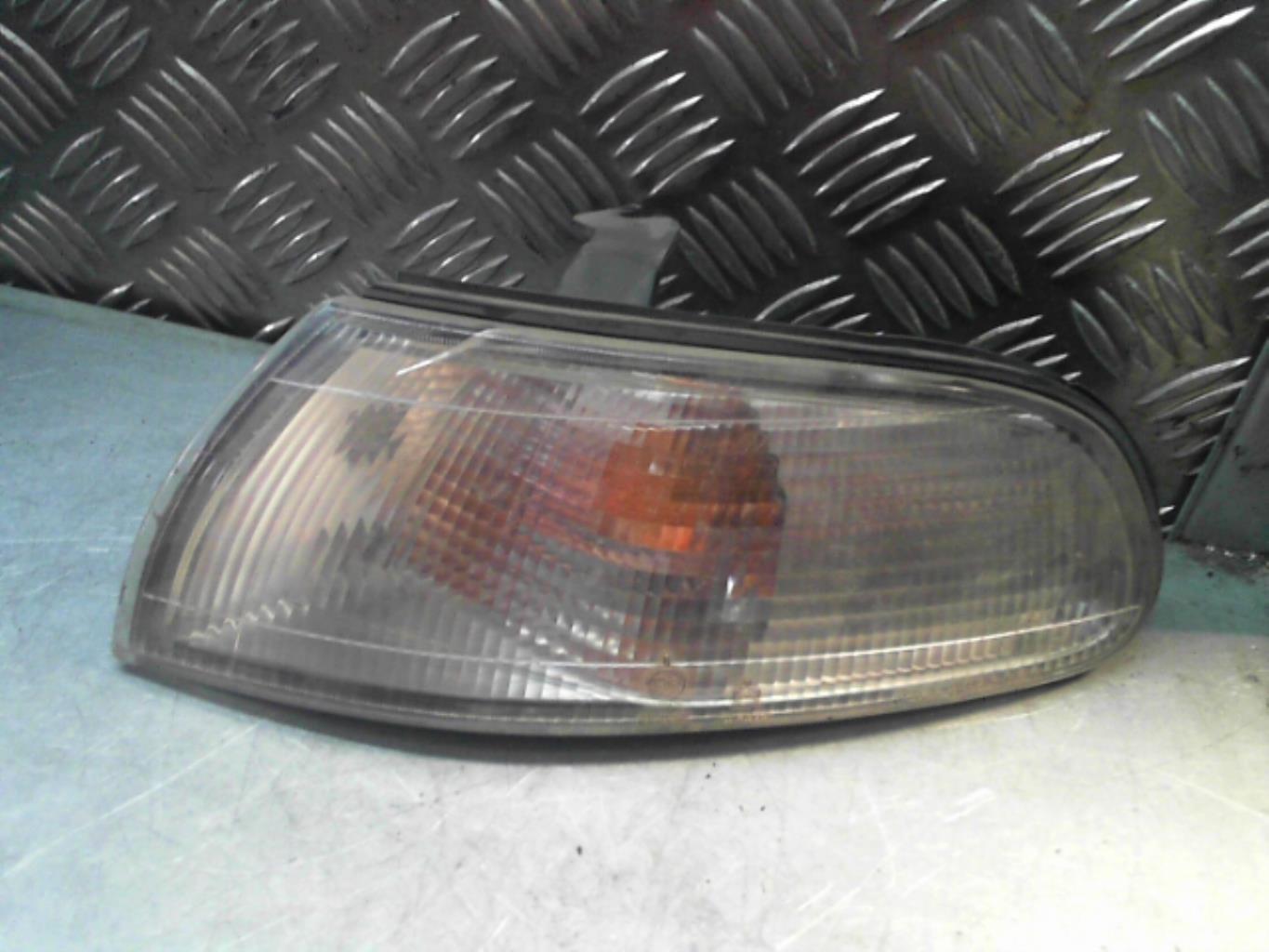 Optique avant secondaire gauche (feux)(clignotant) MAZDA 626 4  - 1