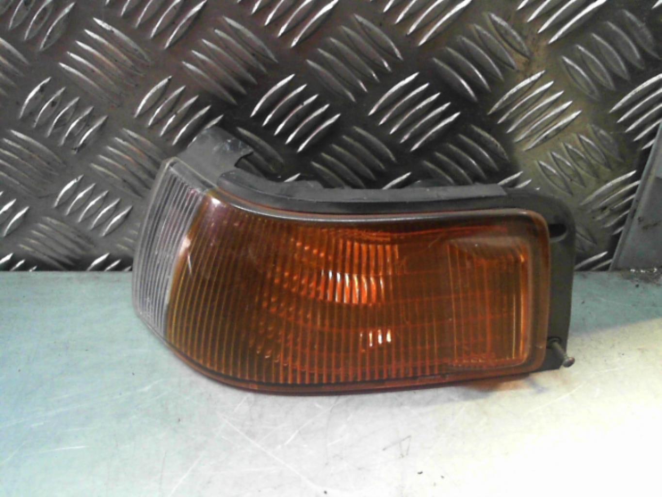 Optique avant secondaire gauche (feux)(clignotant) MAZDA 323 4  - 1