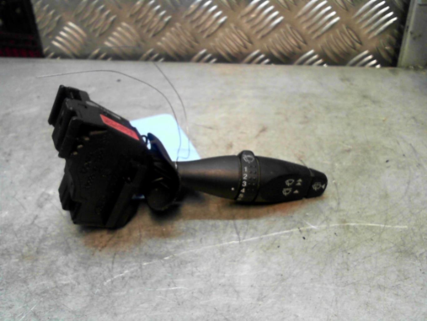Commodo d'essuie glaces FORD MONDEO 2 BREAK Diesel - 1