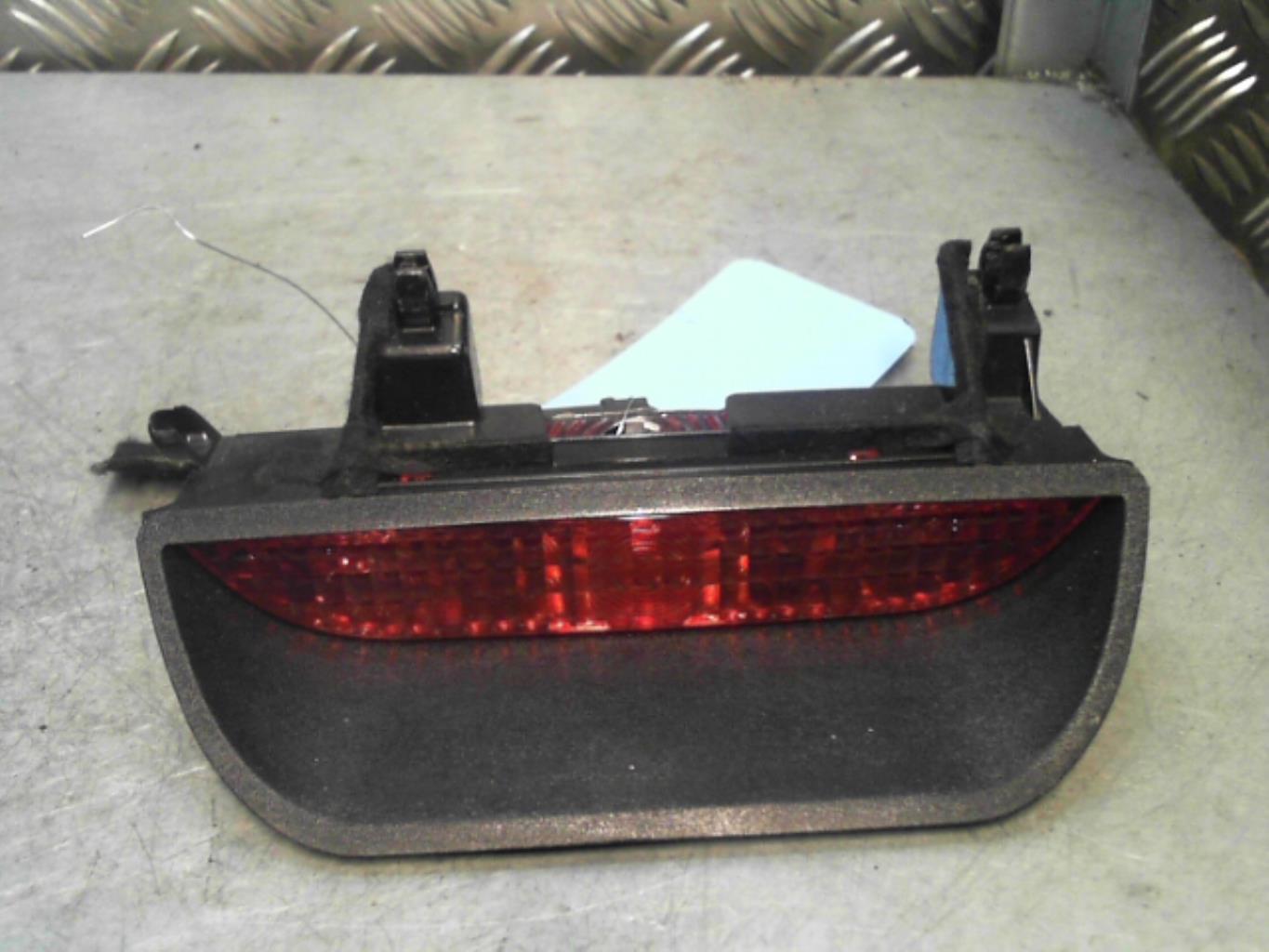 Feu arriere stop central DACIA SANDERO 1 Diesel - 1